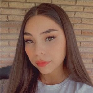 Meet your Posher, Noemi